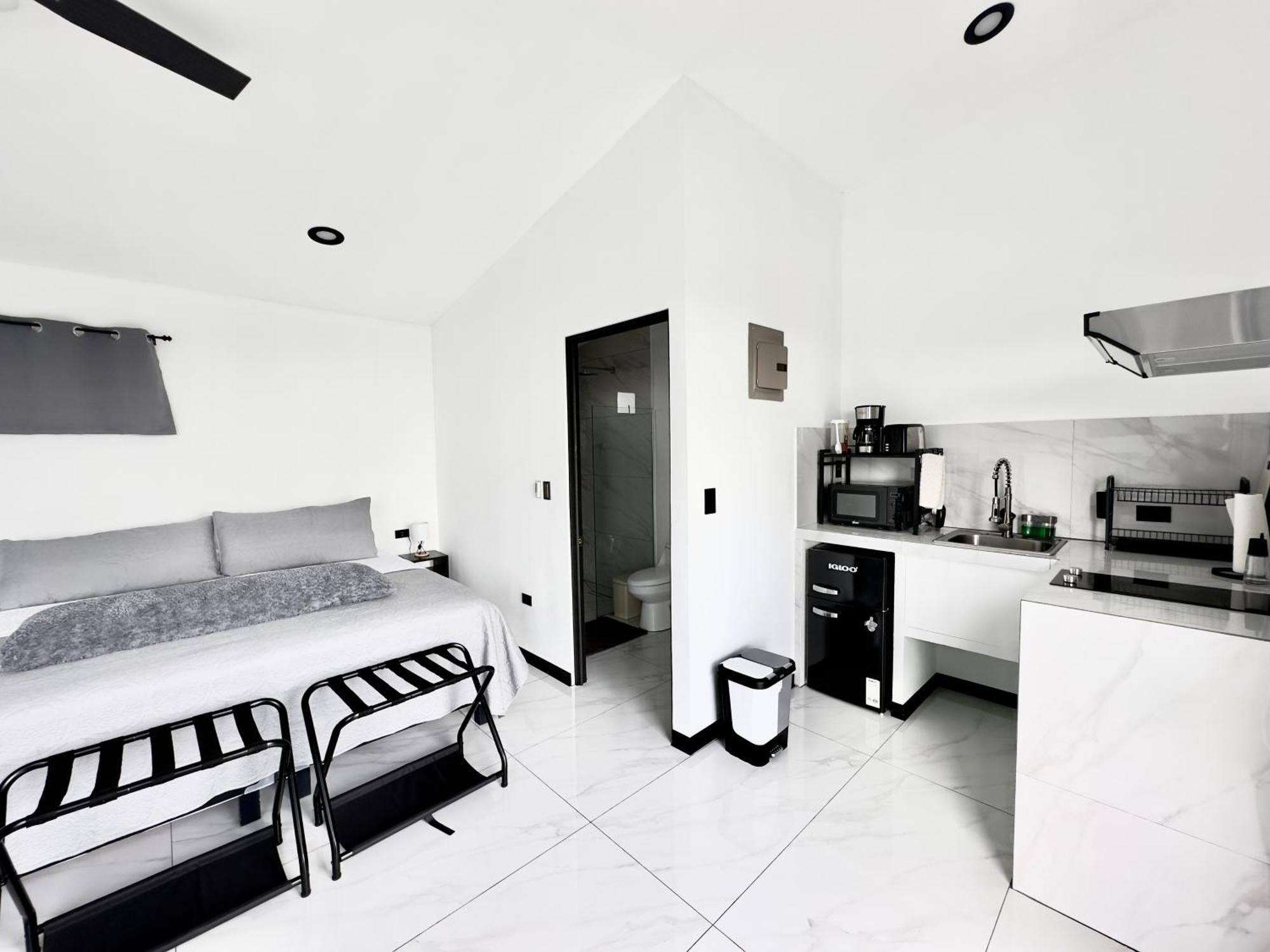 Black & White Apartments Monteverde Eksteriør bilde